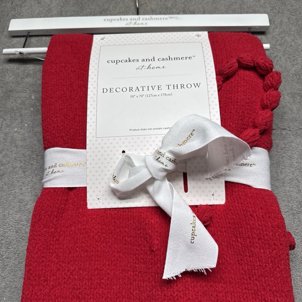 Cupcakes and Cashmere Red Heart Throw Blanket 50x70 Valentine's Day Cozy NWT